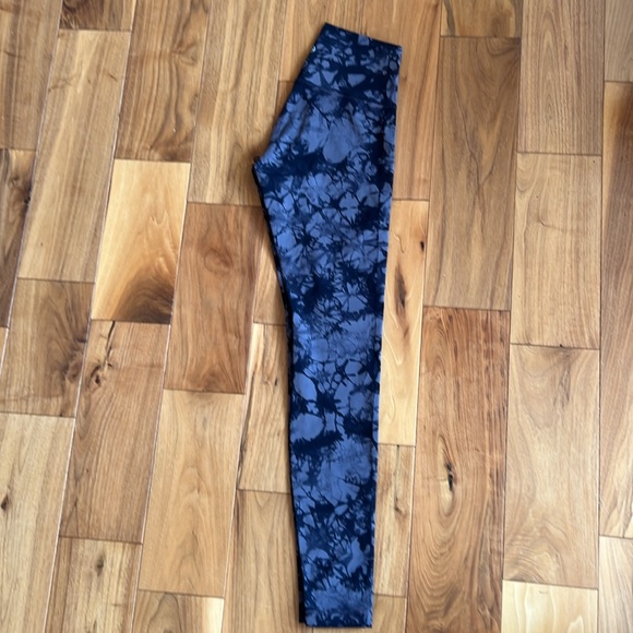 Lululemon leggings - Picture 2 of 6